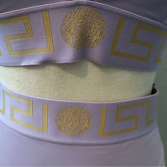 Versace Greca Lavender
Bikini - Picture 11 of 11